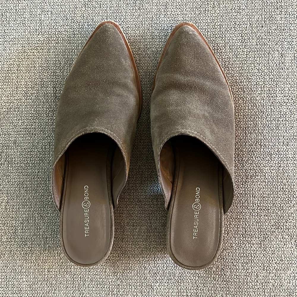 Treasure and Bond Faux Suede Slip on. Size 8